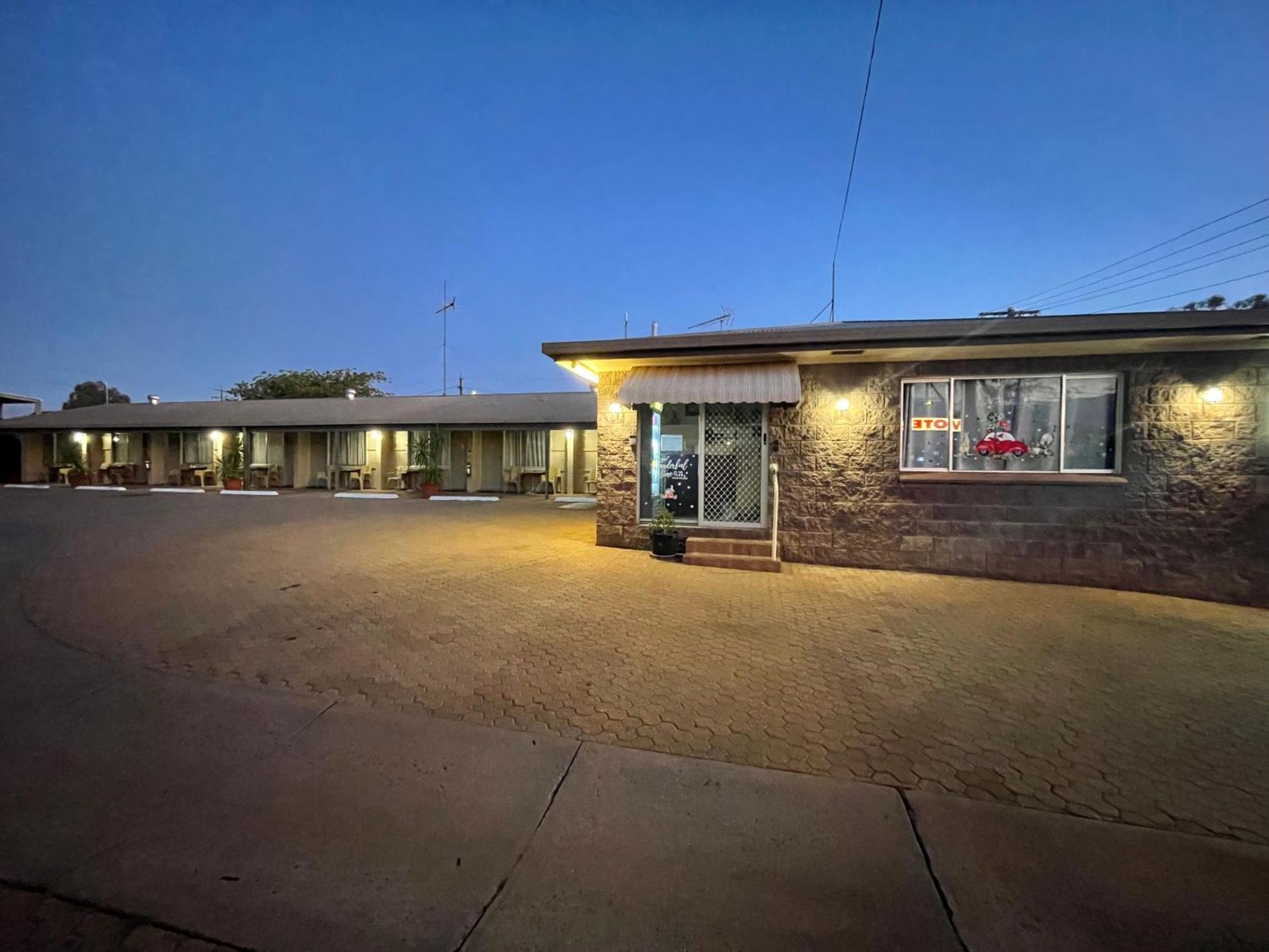 Warrego Motel Charleville Eksteriør billede