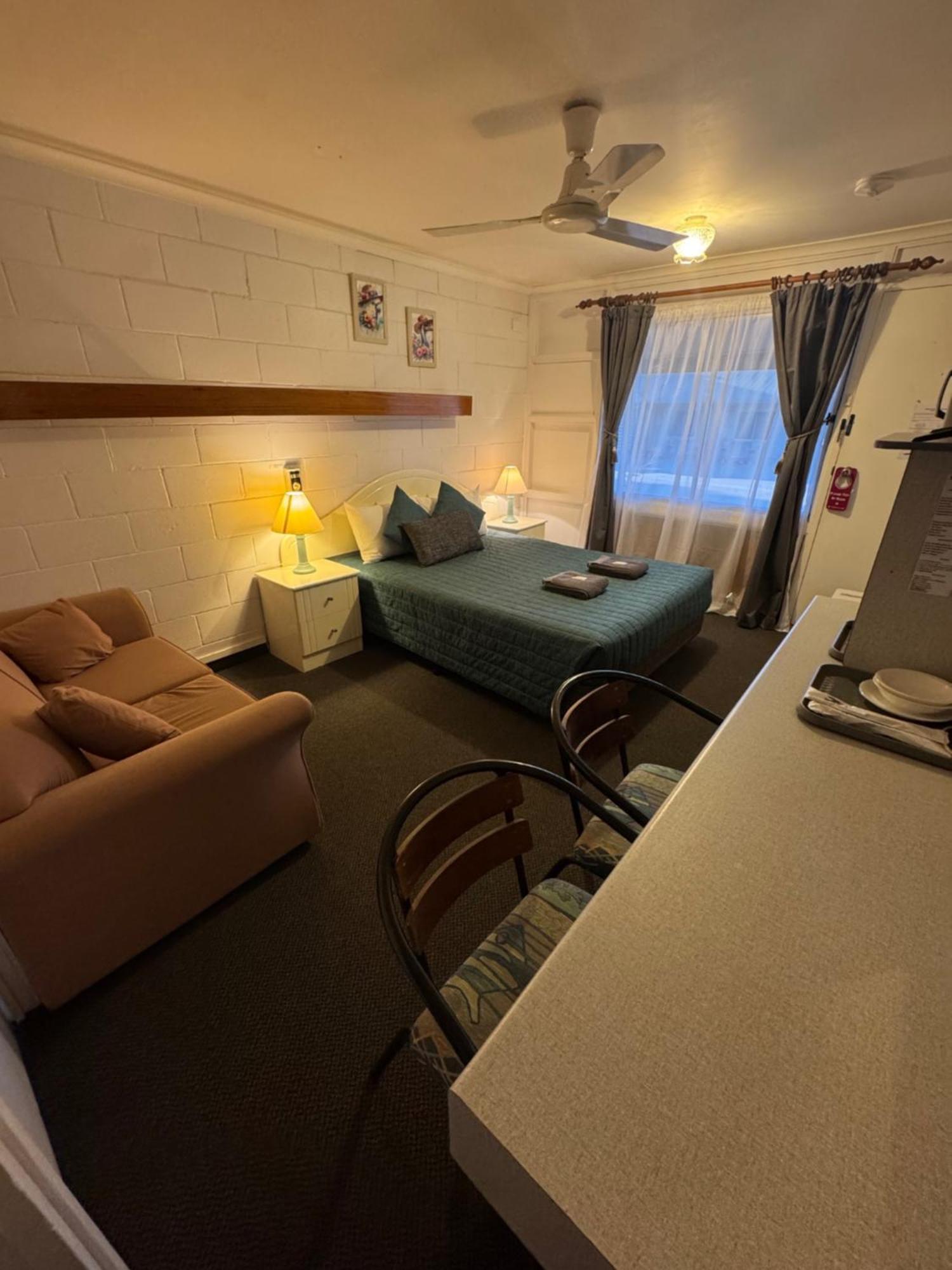 Warrego Motel Charleville Eksteriør billede